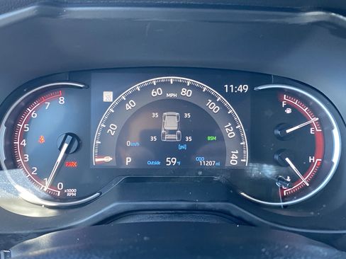 Used 2025 Toyota RAV4 LE AWD/4WD image 11