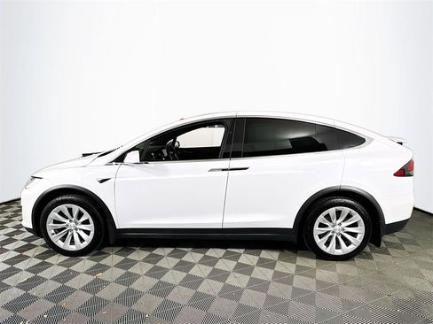 Used 2021 Tesla Model X Long Range image 4