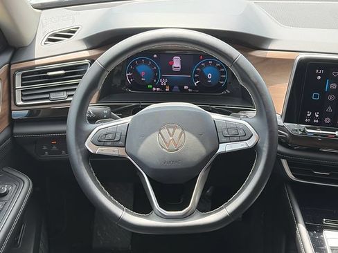 Used 2026 Volkswagen Atlas SE FWD image 15