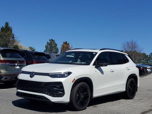 New 2026 Volkswagen Tiguan SE R-Line FWD image 31
