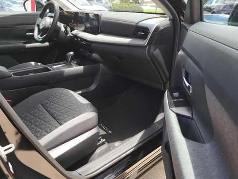 New 2026 Nissan Kicks SV FWD image 10