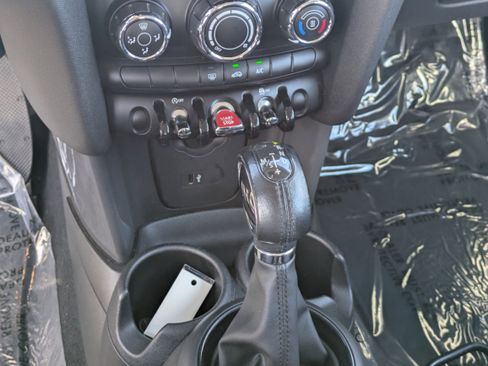 Used 2019 MINI Cooper 2-Door Hardtop image 20