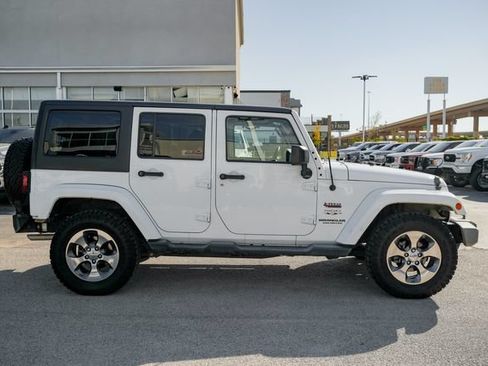 Used 2016 Jeep Wrangler Unlimited Sahara w/ Connectivity Group AWD/4WD image 4