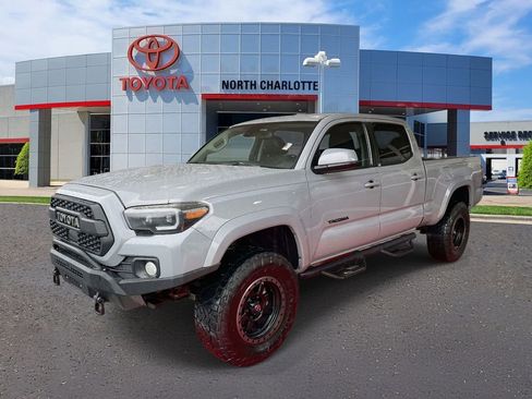 Used 2020 Toyota Tacoma SR5 image 4