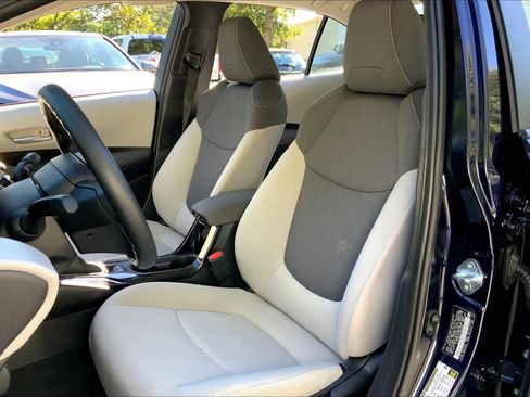 Used 2020 Toyota Corolla LE FWD image 7