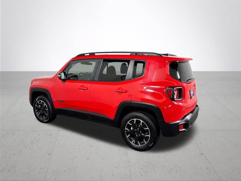 Used 2023 Jeep Renegade Latitude AWD/4WD image 8
