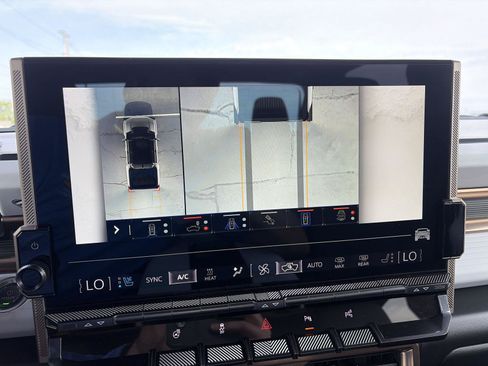 Used 2025 GMC Hummer EV 3X AWD/4WD image 31