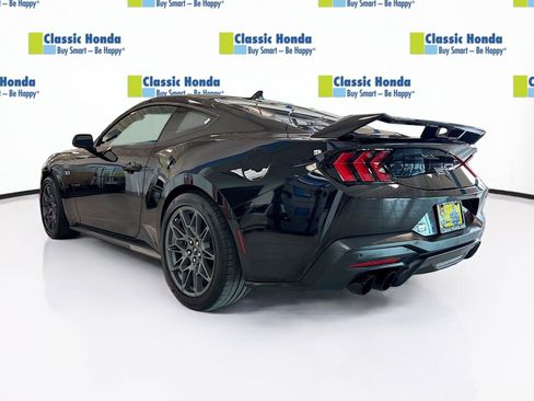 Used 2025 Ford Mustang GT w/ GT Performance Package RWD image 5