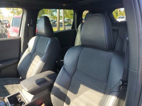 Used 2022 Mitsubishi Outlander SE image 23