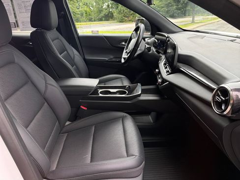 Used 2025 Chevrolet Equinox LT w/ Convenience Package II AWD/4WD image 13