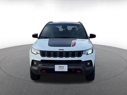 Used 2025 Jeep Compass Trailhawk AWD/4WD image 4