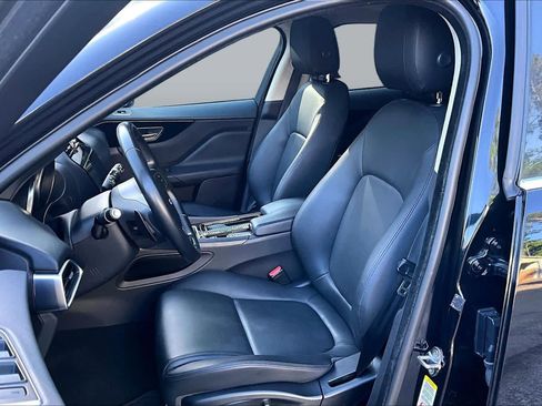 Used 2019 Jaguar F-PACE Premium AWD/4WD image 8