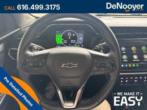 Used 2023 Chevrolet Bolt EUV LT w/ Comfort Package FWD image 10