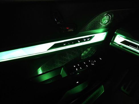 Used 2023 BMW 740i image 64