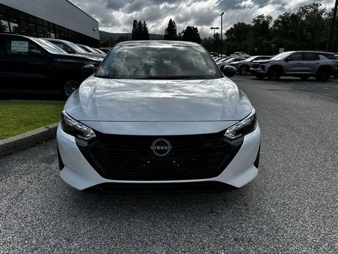 New 2025 Nissan Sentra SR w/ Midnight Edition image 2