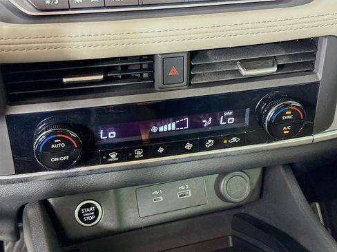 Certified 2023 Nissan Rogue SV image 17