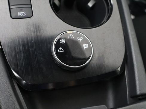 Used 2023 Nissan Rogue S AWD/4WD image 41