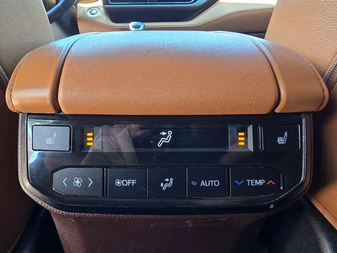 Used 2022 Toyota Highlander Platinum AWD/4WD image 58