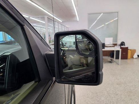 Used 2017 Ford F150 XLT AWD/4WD image 38