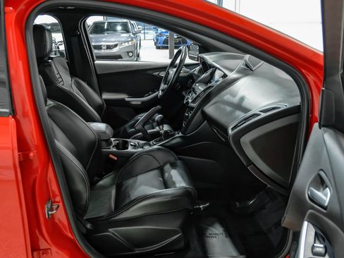 Used 2013 Ford Focus ST FWD image 41