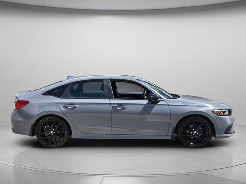 Used 2024 Honda Civic Sport image 3