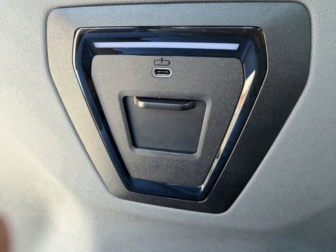 New 2026 BMW 530i xDrive w/ M Sport Package AWD/4WD image 18