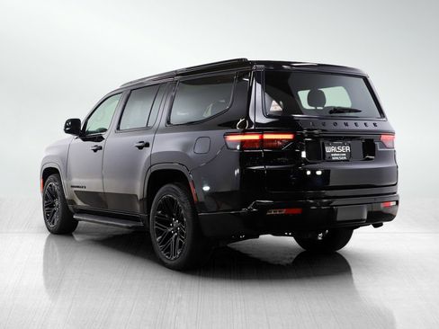 Used 2024 Jeep Wagoneer Series II image 3