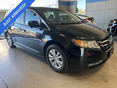 Used 2016 Honda Odyssey SE image 2