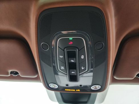 Used 2022 Lamborghini Urus image 23