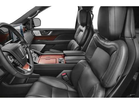 Used 2024 Lincoln Navigator Reserve w/ Monochromatic Package AWD/4WD image 6