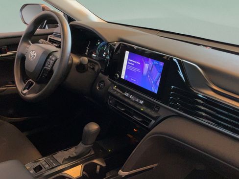 Used 2025 Toyota Camry LE w/ Convenience Package FWD image 34