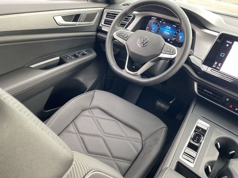 New 2026 Volkswagen Atlas Cross Sport SE FWD image 10