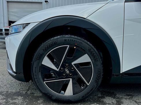 New 2026 Hyundai Ioniq 5 SE image 18