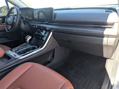 Certified 2024 Kia Carnival SX image 10