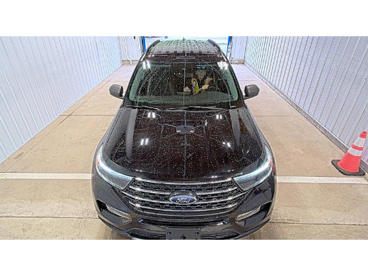 Used 2023 Ford Explorer XLT w/ Equipment Group 202A AWD/4WD image 7