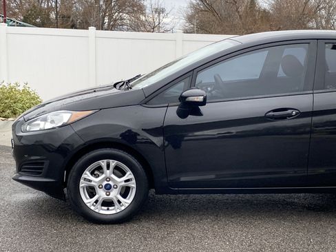 Used 2014 Ford Fiesta SE image 2