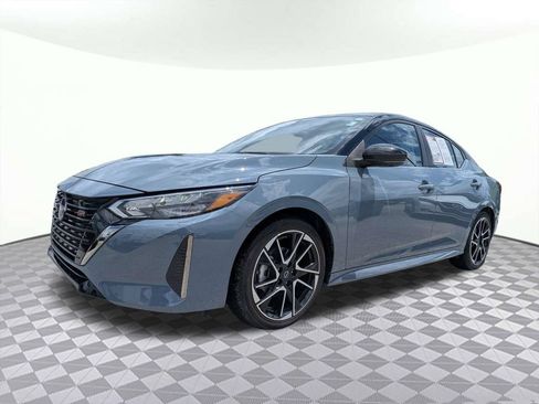 Used 2025 Nissan Sentra SR w/ SR Premium Package FWD image 7