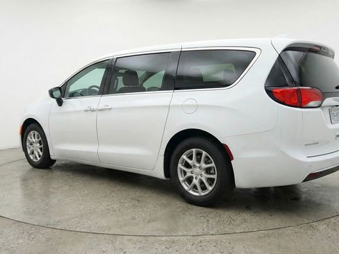 Used 2024 Chrysler Voyager LX FWD image 6