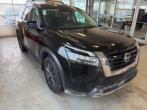 Used 2023 Nissan Pathfinder SV w/ Cargo Package image 24