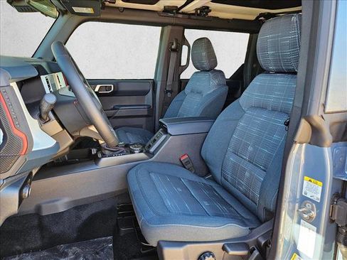 New 2025 Ford Bronco Heritage Edition image 4