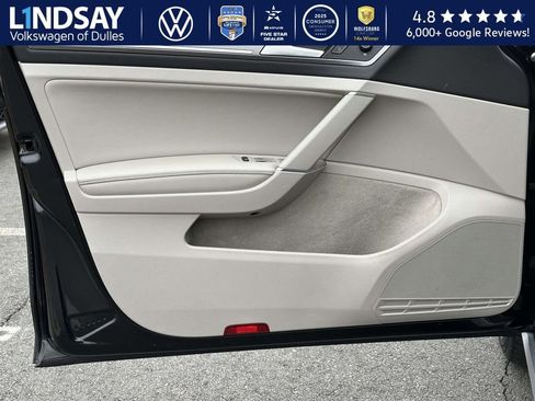 Used 2019 Volkswagen Golf Alltrack SE image 8