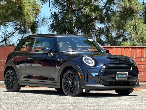 Used 2022 MINI Cooper SE FWD image 2