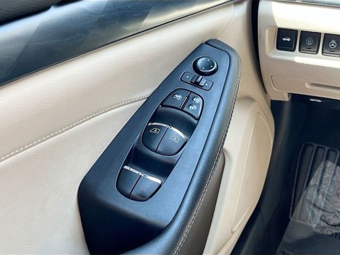 Used 2023 Nissan Maxima Platinum w/ Sport Mat Group FWD image 18
