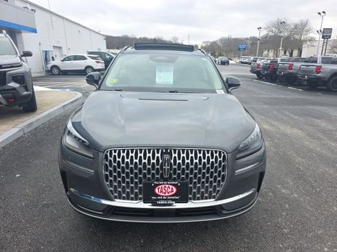 Used 2025 Lincoln Corsair AWD w/ Equipment Group 101A image 2