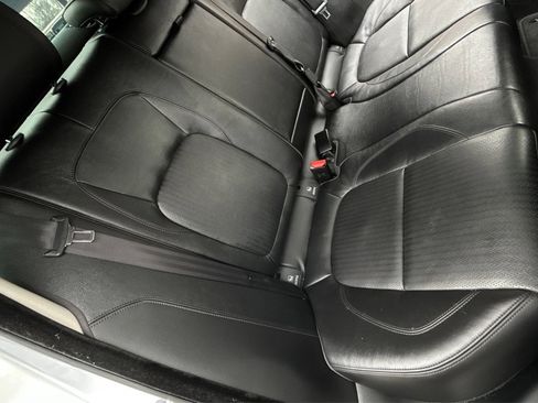 Used 2016 Jaguar XF Prestige image 18