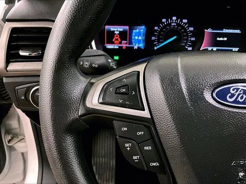 Used 2020 Ford Fusion SE FWD image 17