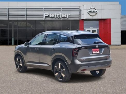 New 2025 Nissan Kicks SR image 3