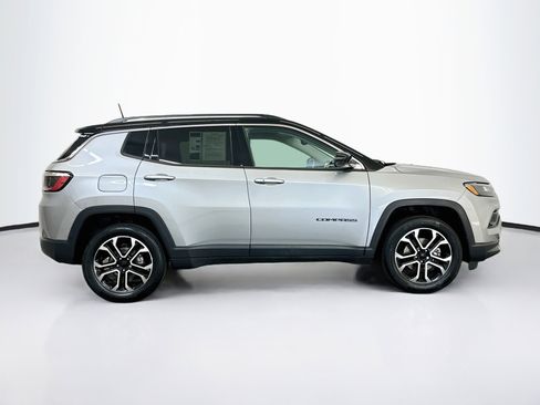 Used 2022 Jeep Compass Limited AWD/4WD image 10