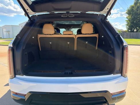 Used 2025 Cadillac Escalade IQ Sport 2 AWD/4WD image 9