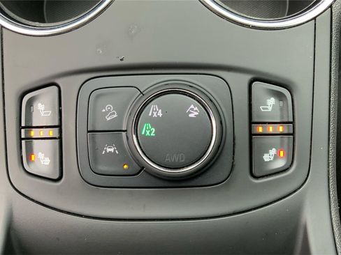 Used 2024 GMC Terrain SLT image 37